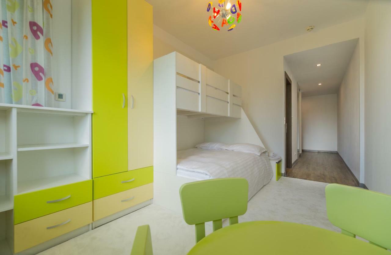 Family Apartment In Silver Mountain Resort Пояна-Брашов Экстерьер фото
